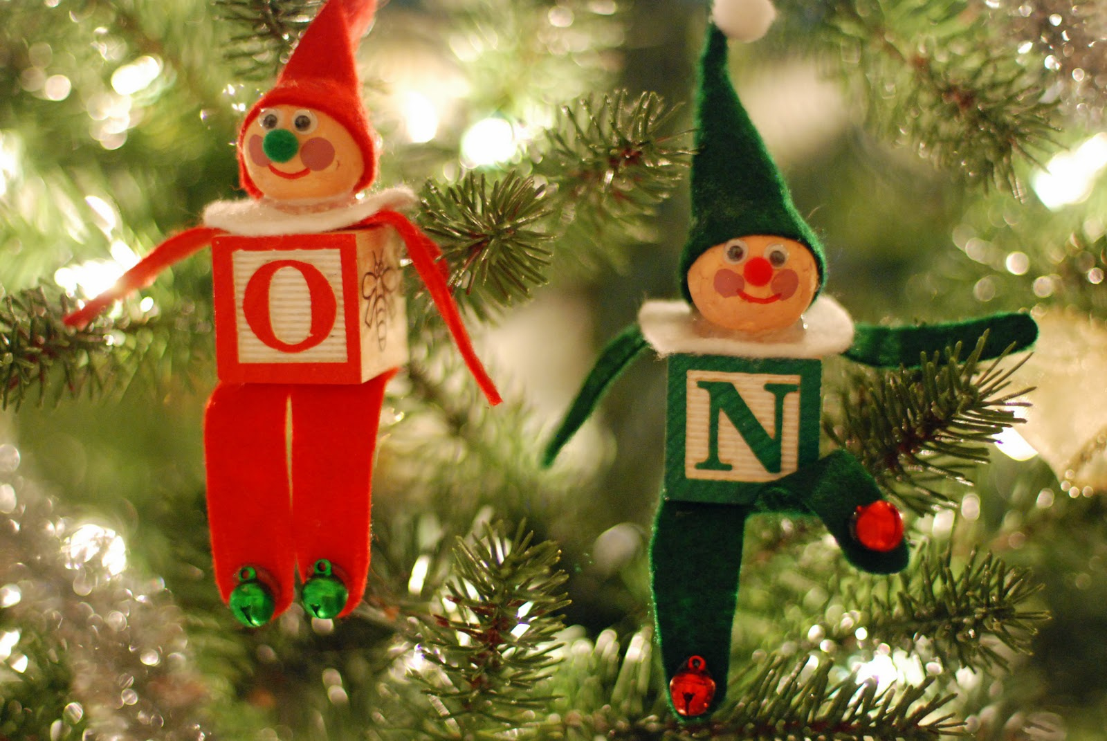 That Artist Woman: How To Make An Alphabet Block Elf Christmas with Christmas Alphabet Blocks